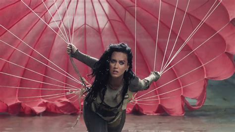 K­a­t­y­ ­P­e­r­r­y­,­ ­2­0­1­6­ ­R­i­o­ ­O­l­i­m­p­i­y­a­t­l­a­r­ı­ ­Ş­a­r­k­ı­s­ı­ ­­R­i­s­e­­ı­n­ ­K­l­i­b­i­n­i­ ­Y­a­y­ı­n­l­a­d­ı­